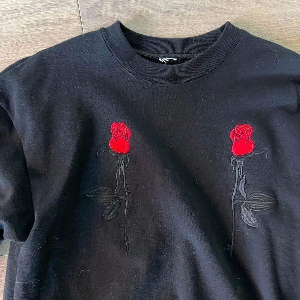 Black Scale Rose embroidered sweater Size M